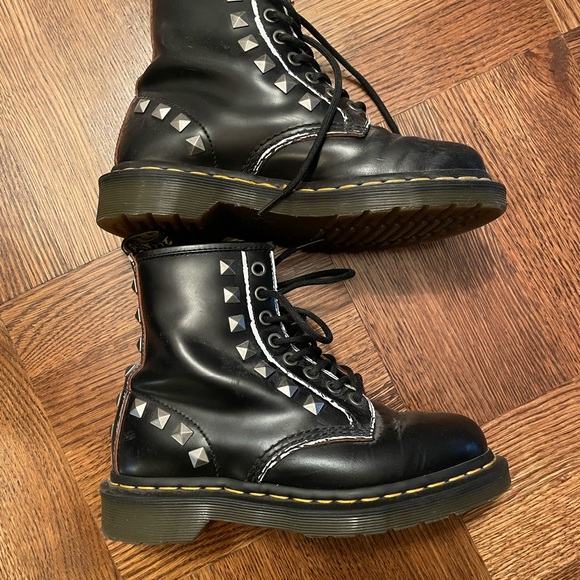 Dr. Martens 1460 Stud Leather Core Appliqué Lace Up boots - Picture 6 of 12